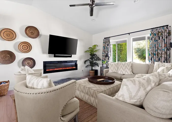 Holiday home Hilde Homes Relaxing Heated Pool & Hot Tub *
