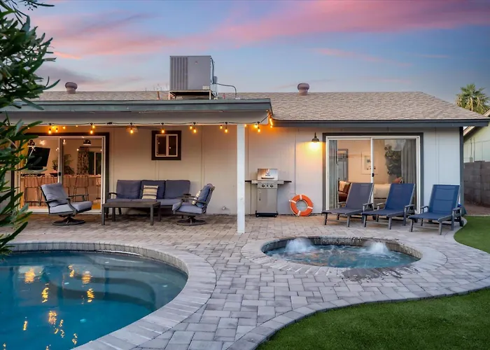 Holiday home Hilde Homes Relaxing Heated Pool & Hot Tub *